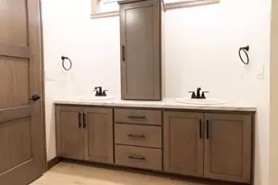 3715 Westpoint Rd, Suamico, WI 54313 - Photo 11