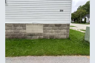 914 N Van Buren Street, Green Bay, WI 54302 - Photo 3