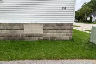 914 N Van Buren St, Green Bay, WI 54302 - Photo 3