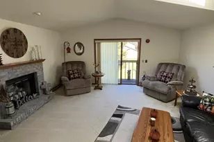 985 Babcock St, Neenah, WI 54956 - Photo 9