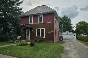 113 N State St, Waupaca, WI 54981 - Photo 3