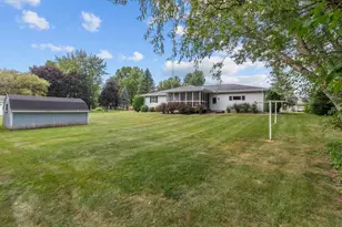 132 Oak Ct, Berlin, WI 54923 - Photo 3