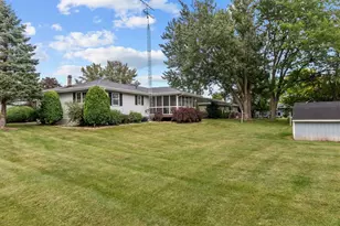 132 Oak Ct, Berlin, WI 54923 - Photo 5