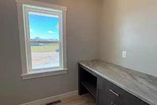 1762 Loyal Dr, Neenah, WI 54956 - Photo 35