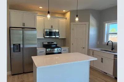 1762 Loyal Drive, Neenah, WI 54956 - Photo 5