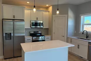 1762 Loyal Dr, Neenah, WI 54956 - Photo 5