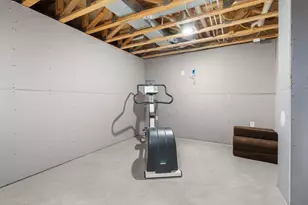 192 Whimbrel Ct, Pulaski, WI 54162 - Photo 37