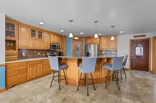 192 Whimbrel Ct, Pulaski, WI 54162 - Photo 11