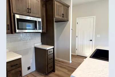 N9315 Gemstone Court, Appleton, WI 54915 - Photo 5