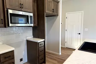 N9315 Gemstone Ct, Appleton, WI 54915 - Photo 5