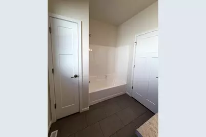 N9316 Gemstone Court, Appleton, WI 54915 - Photo 15