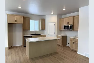 N9355 Gemstone Court, Appleton, WI 54915 - Photo 3