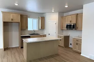 N9355 Gemstone Ct, Appleton, WI 54915 - Photo 3