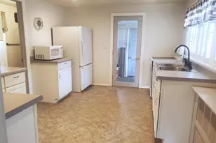 262 N Wisconsin St, Berlin, WI 54923 - Photo 3