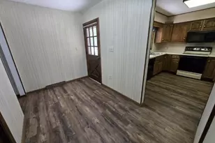 925 E Ridlington Ave, Shawano, WI 54166 - Photo 11