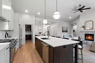 393 Farmhouse Ln, Combined Locks, WI 54113 - Photo 11