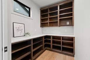 393 Farmhouse Ln, Combined Locks, WI 54113 - Photo 13