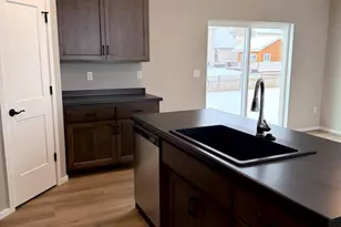 N9359 Gemstone Ct, Appleton, WI 54915 - Photo 7