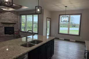 3811 Cooper Ct, Green Bay, WI 54313 - Photo 9