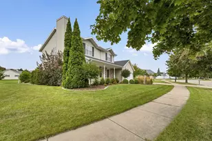 737 Desplaine Rd, De Pere, WI 54115 - Photo 3