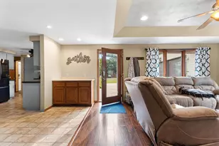 2439 W Point Rd, Green Bay, WI 54304 - Photo 13