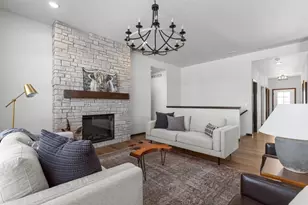 3710 E Callalilly Ln, Appleton, WI 54913 - Photo 3