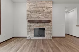 3710 E Callalilly Ln, Appleton, WI 54913 - Photo 3