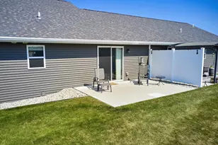 838 Sharon Ln, Pulaski, WI 54162 - Photo 19