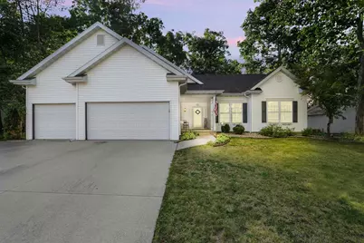 1092 S Park Avenue, Fond du Lac, WI 54935 - Photo 1