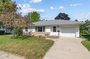 1218 W Brewster St, Appleton, WI 54914 - Photo 3