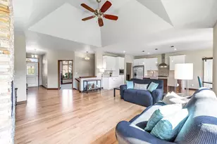 3424 Schubert Pl, Green Bay, WI 54311 - Photo 9