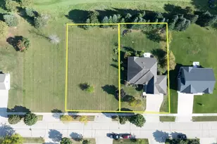 1547 Foxfire Ct, Waupaca, WI 54981 - Photo 7