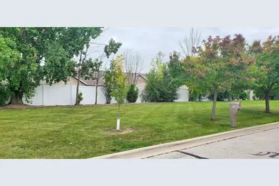 2725 Sussex Road, Green Bay, WI 54311 - Photo 7
