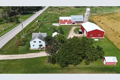 N7736 County Rd D, Bear Creek, WI 54922 - Photo 1