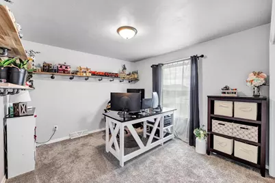 1726 Red Oak Street, Howard, WI 54313 - Photo 9