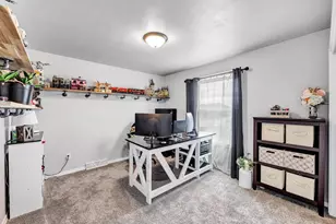 1726 Red Oak St, Howard, WI 54313 - Photo 9