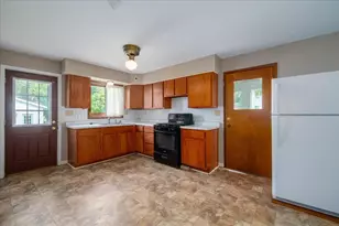 500 Scott Ave, Oshkosh, WI 54901 - Photo 5