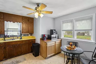 529 Fairview Ave, Neenah, WI 54956 - Photo 7