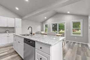 207 Darboy Rd, Combined Locks, WI 54113 - Photo 5