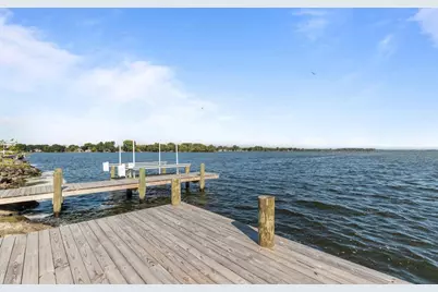 2180 White Swan Drive, Oshkosh, WI 54901 - Photo 5