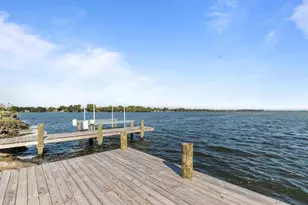 2180 White Swan Dr, Oshkosh, WI 54901 - Photo 5