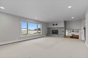 2180 White Swan Dr, Oshkosh, WI 54901 - Photo 21