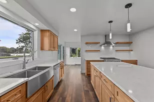 2180 White Swan Dr, Oshkosh, WI 54901 - Photo 13