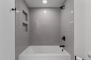 2180 White Swan Dr, Oshkosh, WI 54901 - Photo 41