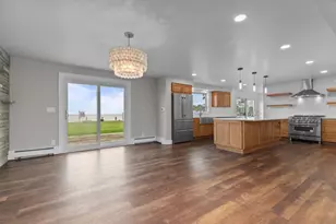 2180 White Swan Dr, Oshkosh, WI 54901 - Photo 11