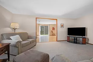 2045 Kassner Dr, Green Bay, WI 54304 - Photo 11