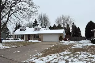 2045 Kassner Dr, Green Bay, WI 54304 - Photo 3