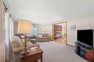 2045 Kassner Dr, Green Bay, WI 54304 - Photo 9