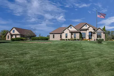 W3552 Equestrian Trail, Appleton, WI 54913 - Photo 5