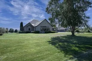 W3552 Equestrian Trail, Appleton, WI 54913 - Photo 17